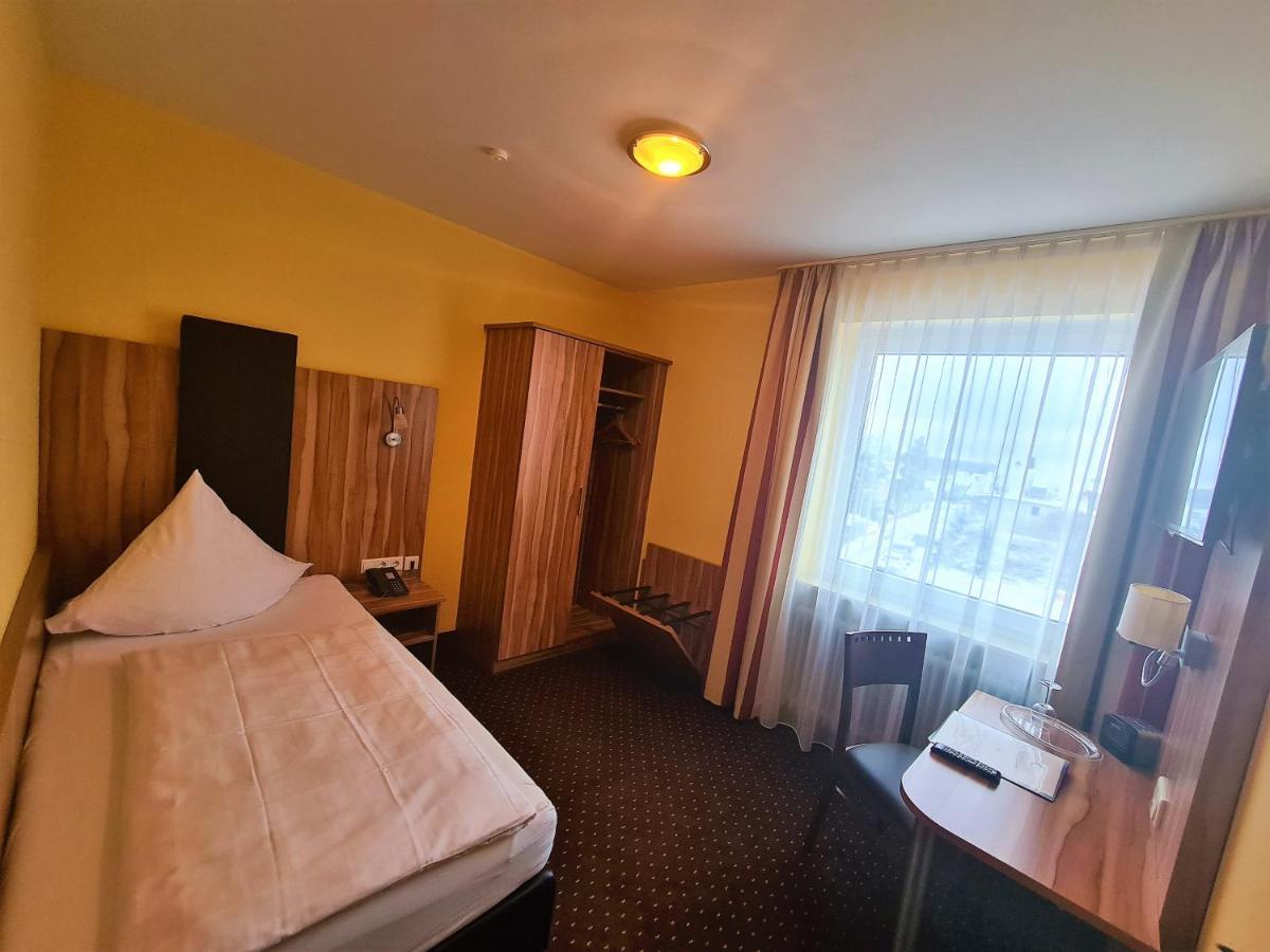 Hotel Silberhorn Norimberga Esterno foto