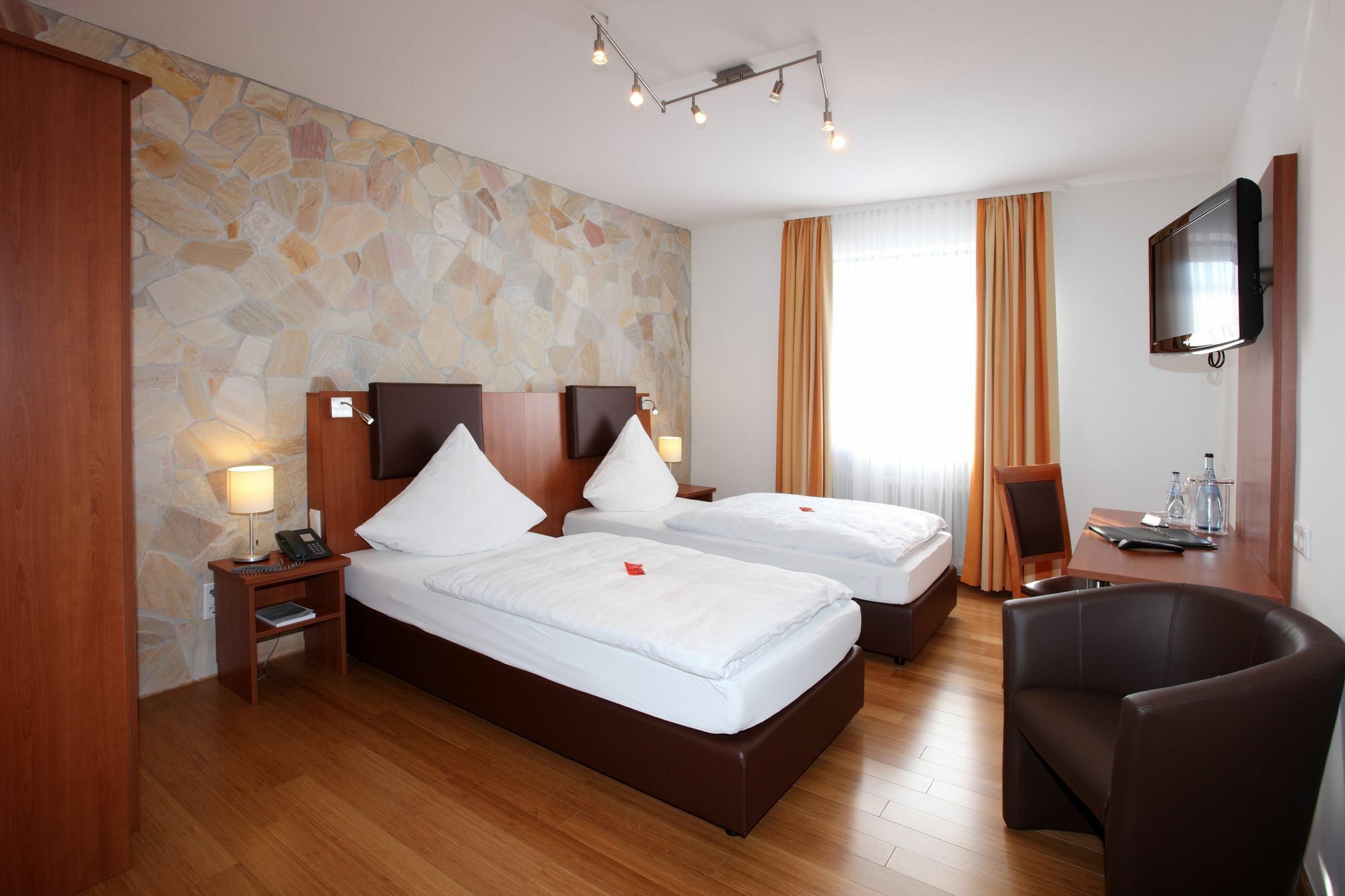 Hotel Silberhorn Norimberga Esterno foto